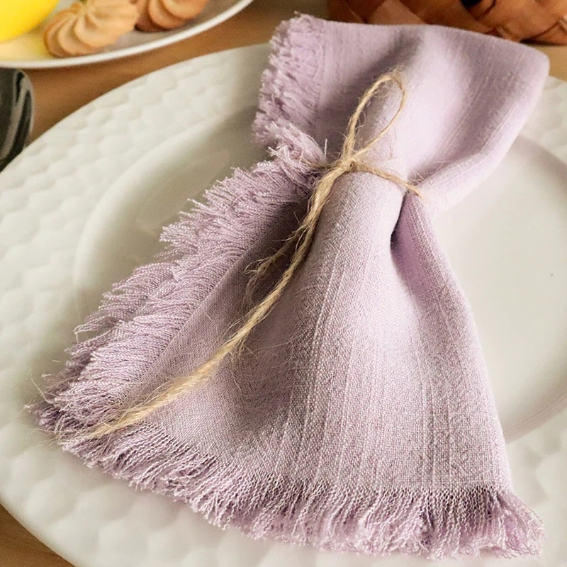 A sensitive light purple cotton napkin to complete the setting