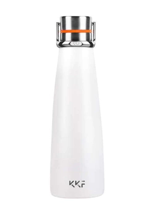 A 16 oz white vacuum bottle ensures refreshing drinks at any time, maintaining the perfect temperature around the clock.